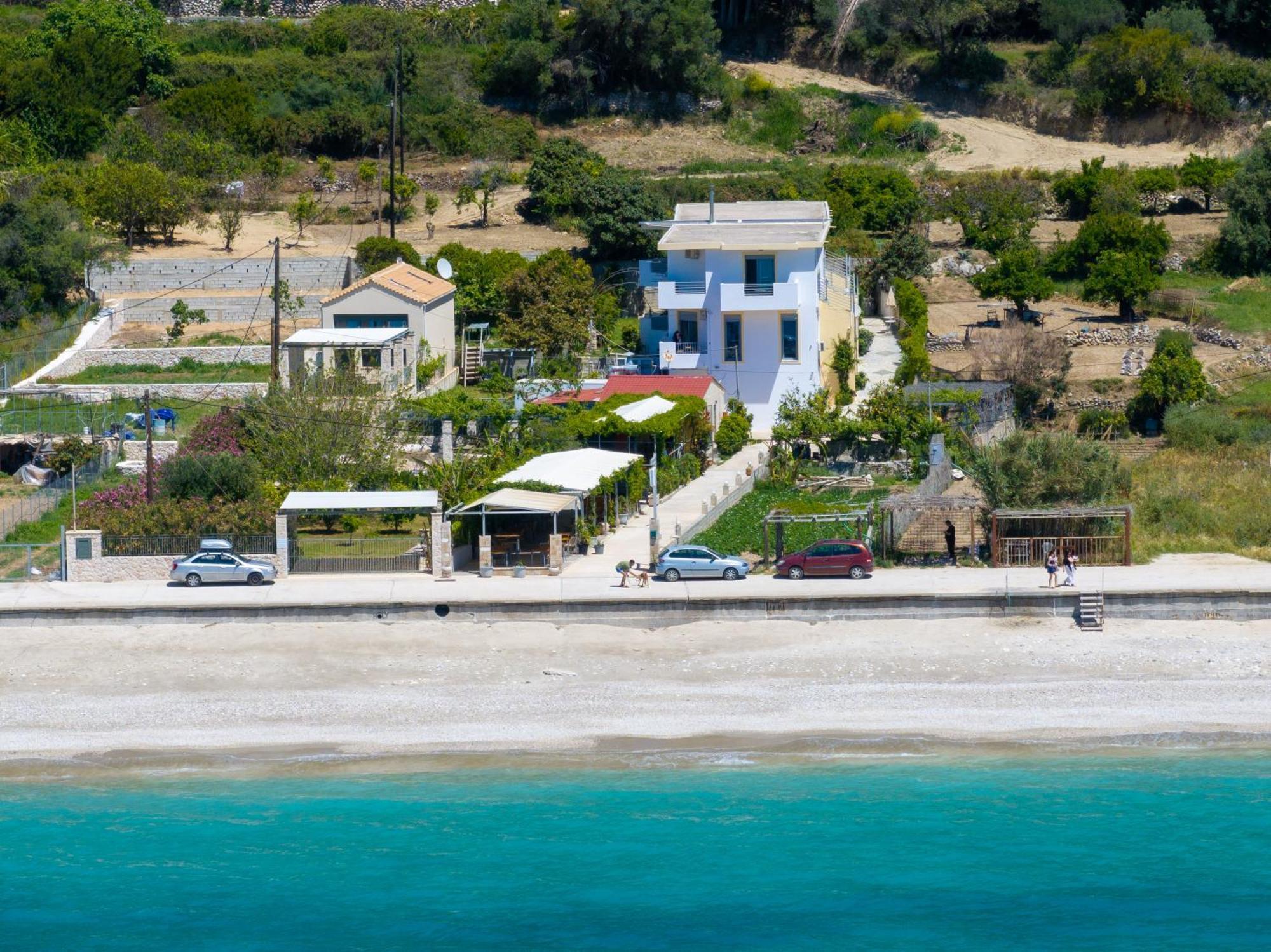 Aridas At The Beach Lourdata  Exterior photo