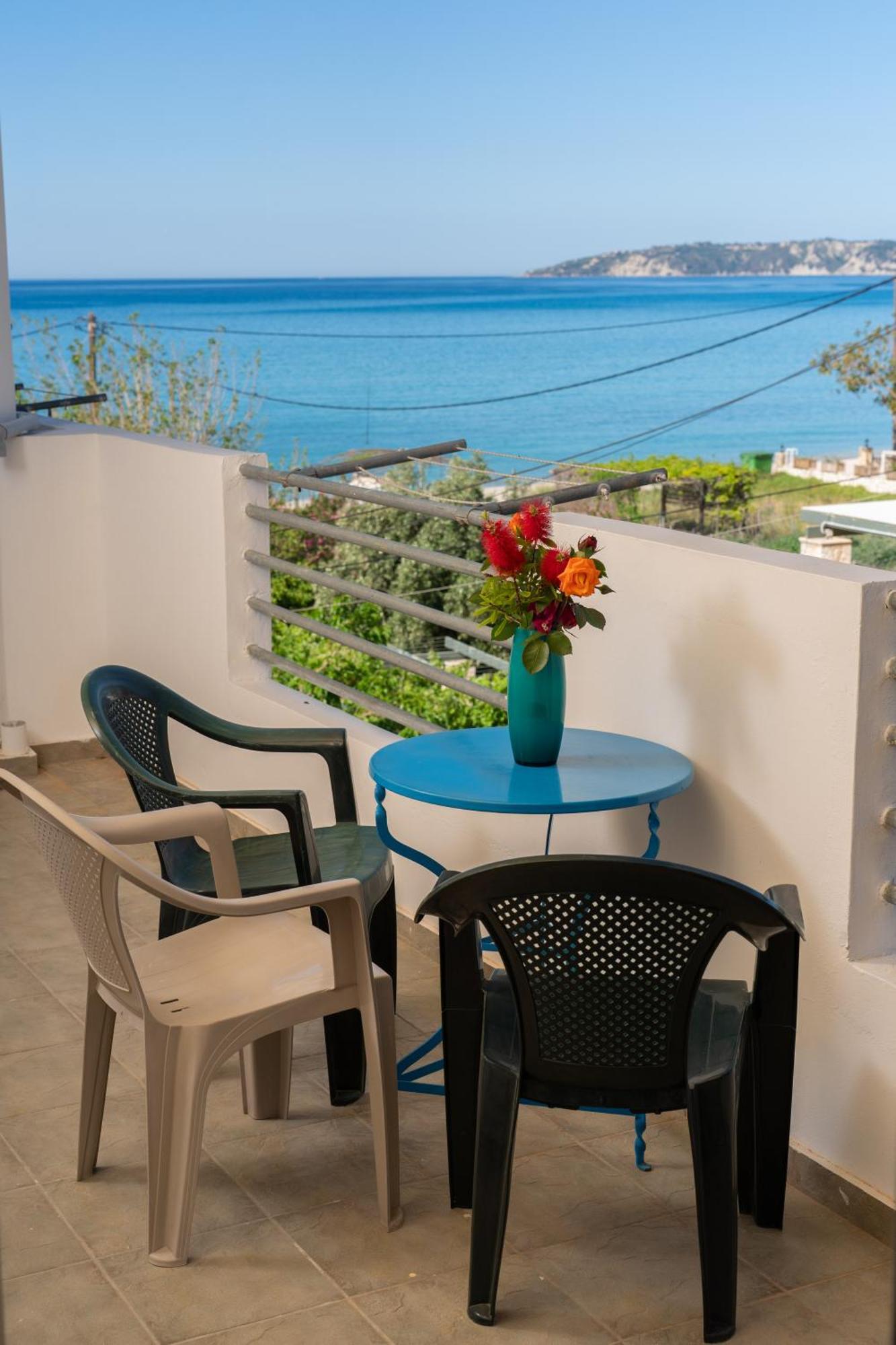 Aridas At The Beach Lourdata  Exterior photo