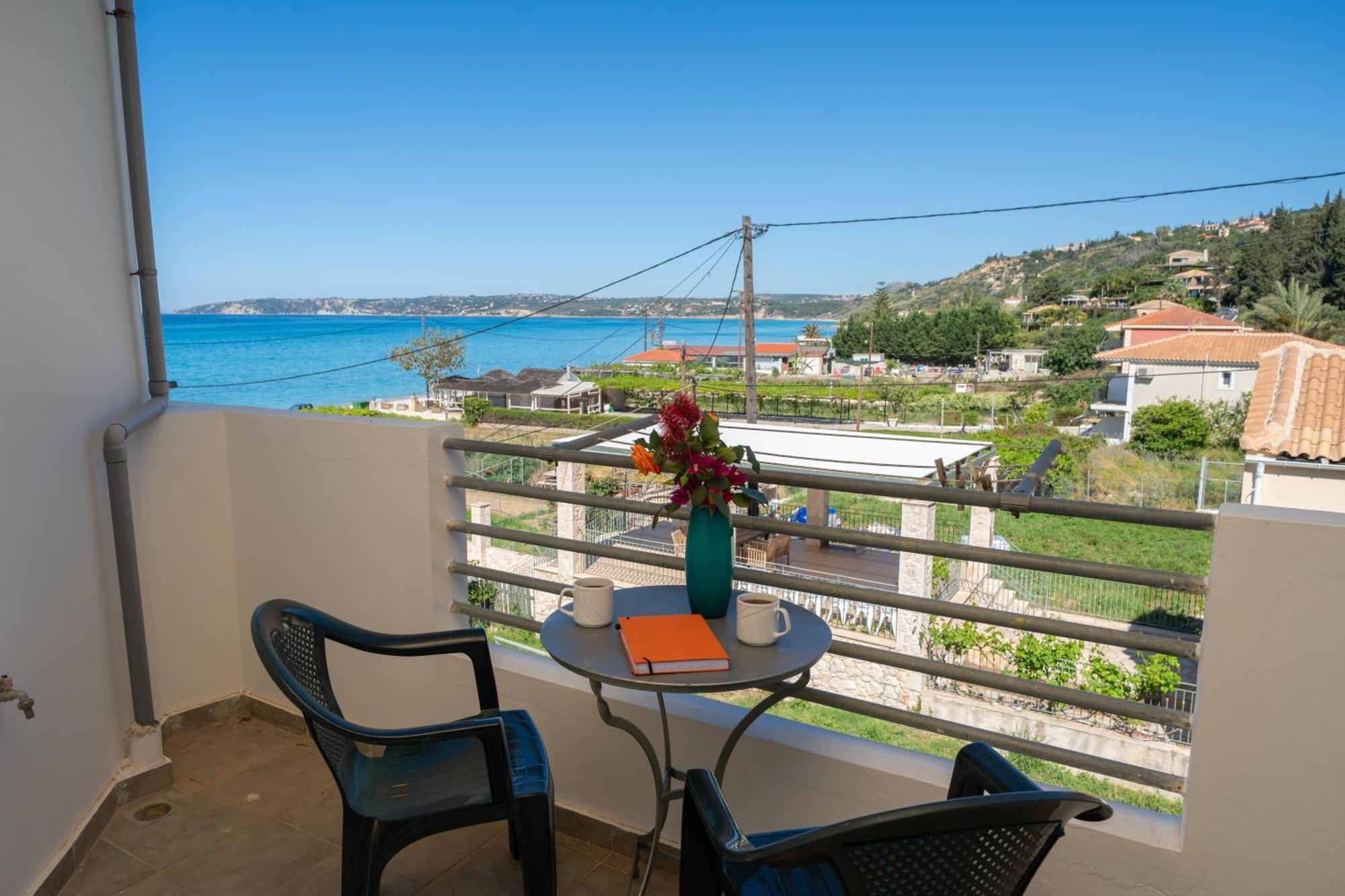 Aridas At The Beach Lourdata  Exterior photo