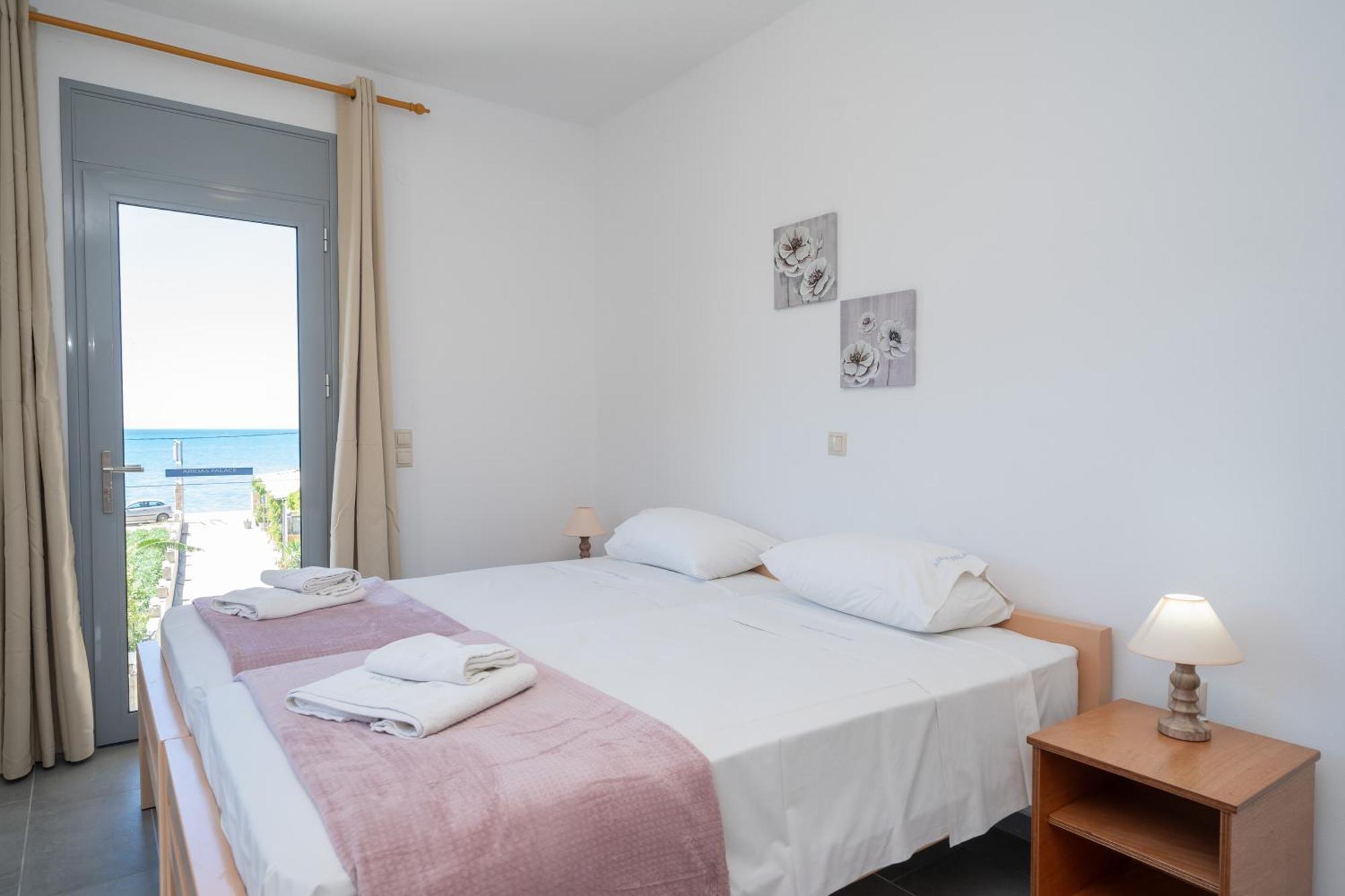 Aridas At The Beach Lourdata  Exterior photo